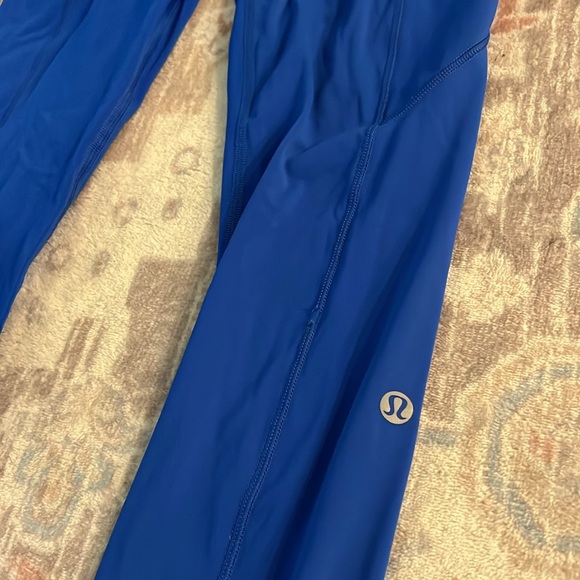 BRAND NEW Lulu leggings - Picture 2 of 4